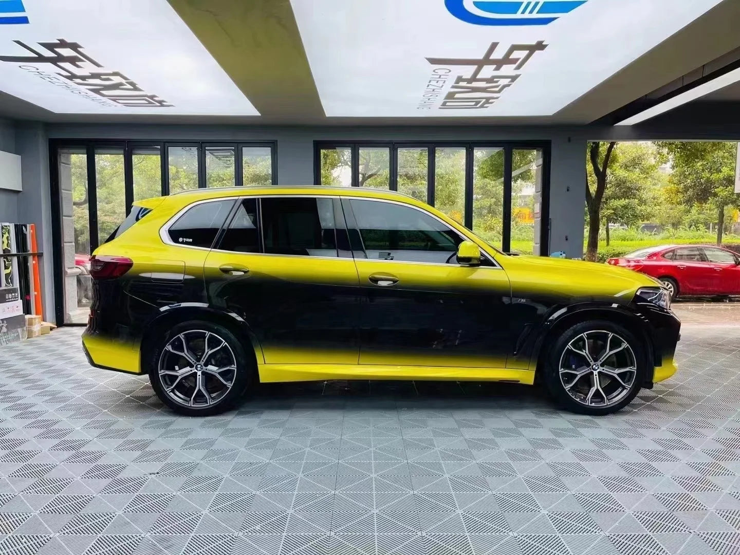 Car Packaging Vinyl Film Black and Yellow Gradient Cold Car Sticker Car Chameleon Packaging Film Stretchable