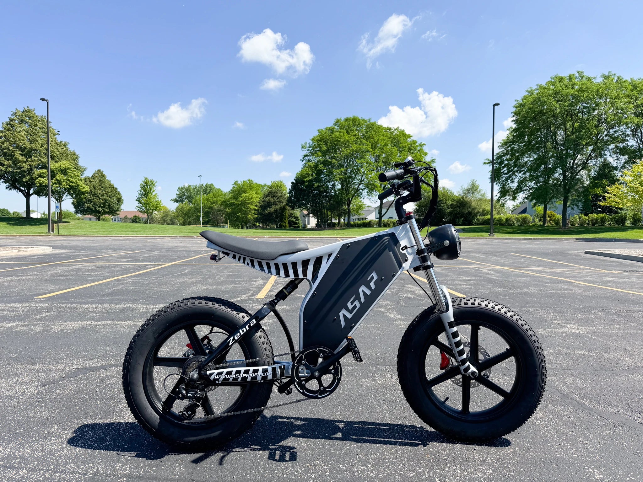 2024 New Edge Light Design 7-Speed Aluminum Alloy Lithium Battery Electric Dirt Bike with >60km Range Free Shipping
