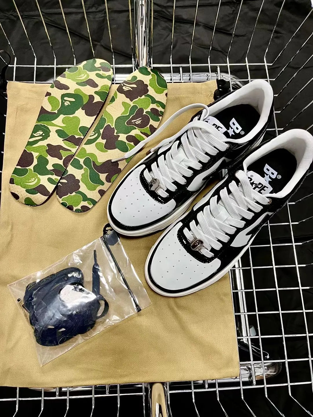 Exclusive APEs Dunk Skateboard Youth Black PU Trendy Casual Vibe Contrast Low-Top Spring Wear Resistance Skate Shoes Collection
